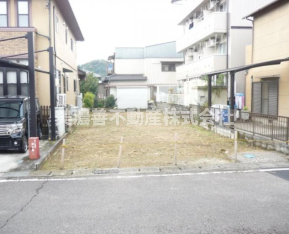 ４９５１１　関市弥生町土地の外観