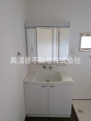 ５０３５５ 　岐阜市春近古市場南事業用の独立洗面台