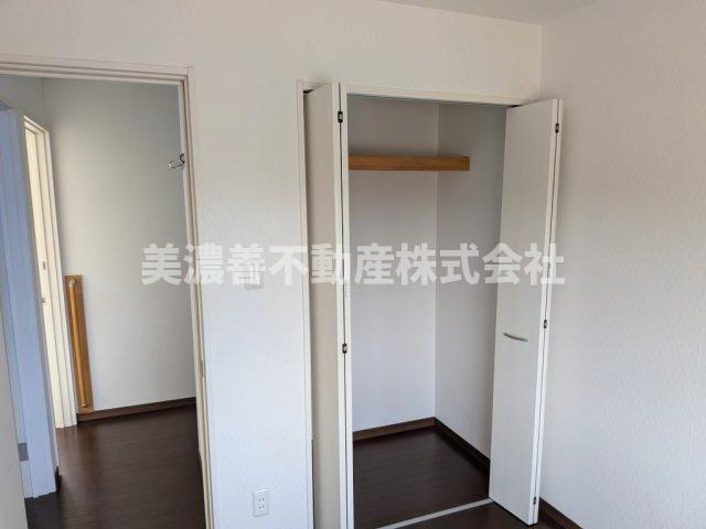 ５０３５５ 　岐阜市春近古市場南事業用の収納