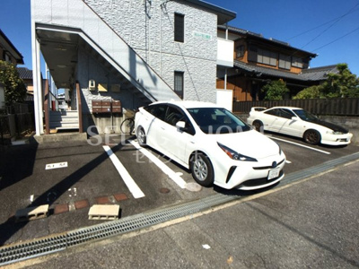【駐車場】 | ヒューマン緑丘 | 駐車場完備です