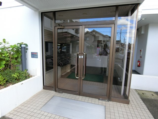 ユニーブル東二見のエントランス