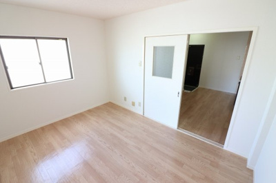 【内装】 | ルーベデンス | ゆったりした洋室です