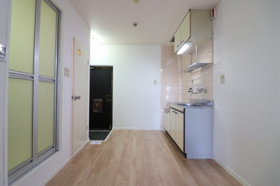 【キッチン】 | ルーベデンス | 廊下はこのようになっています