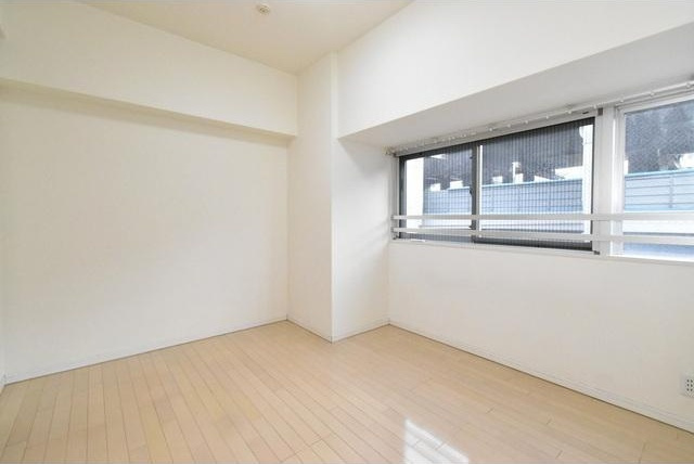 ルクレ堺筋本町レジデンス　BRAVI不動産の寝室