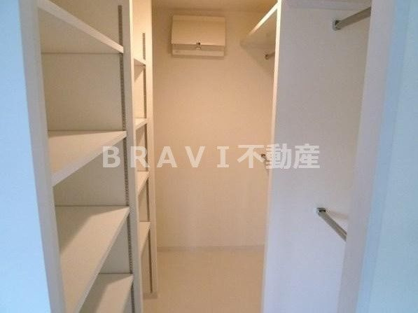 ルクレ堺筋本町レジデンス　BRAVI不動産の収納