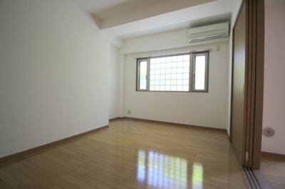 【寝室】 | ジュエル曽根東