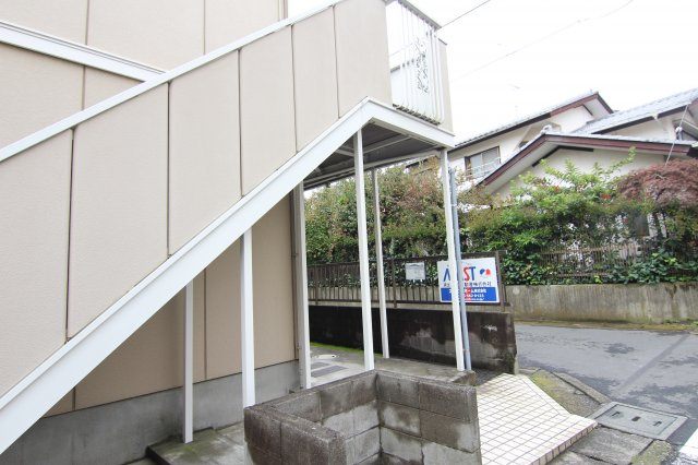 グリーンヒル日吉のエントランス|別部屋の参考写真です。