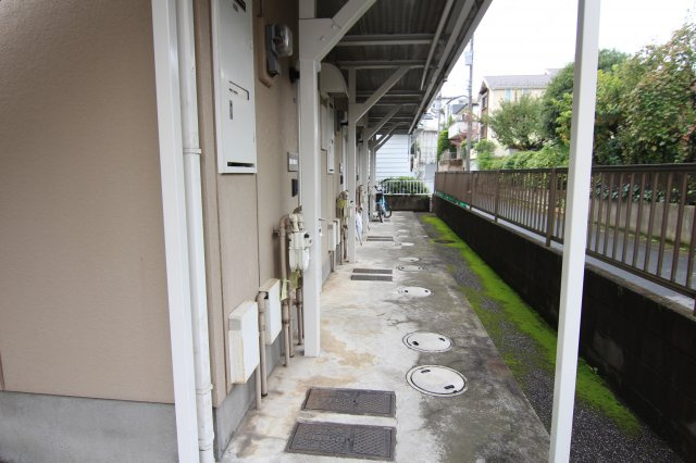 グリーンヒル日吉のロビー|別部屋の参考写真です。