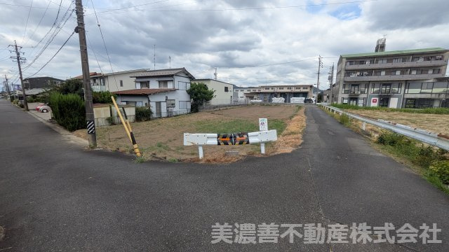５３０７３　羽島郡岐南町上印食土地の外観