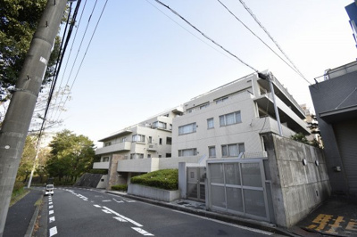 【外観】 | トースト港北ニュータウン | 春には桜でいっぱいの山田富士公園が隣接♪