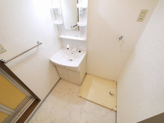 パセオ．メルベーユＢの洗面所|コンパクトで使いやすい洗面所