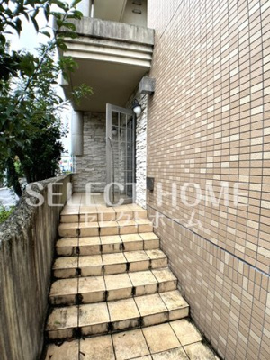 【エントランス】 | カテドラール柱曙 | 建物の内部です