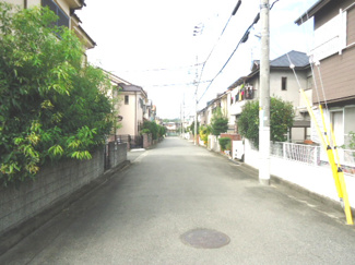 【前面道路含む現地写真】