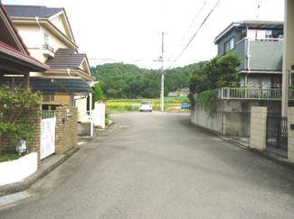 【前面道路含む現地写真】