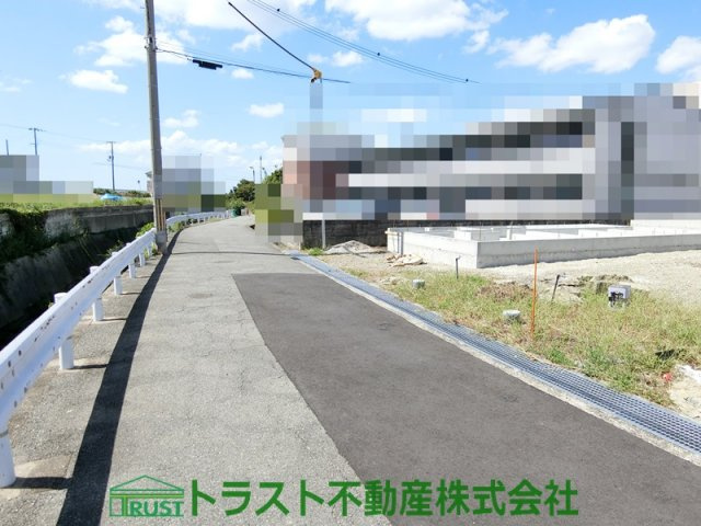 明石市松江１９-１期　2号棟の前面道路含む現地写真
