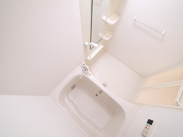 ブリーゼ・Ｆの浴室|ゆったり過ごせるお風呂です