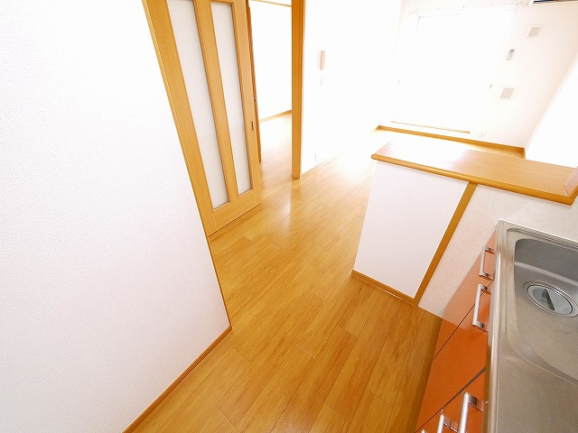 ブリーゼ・Ｆの居間・リビング|ゆったりとした居間です