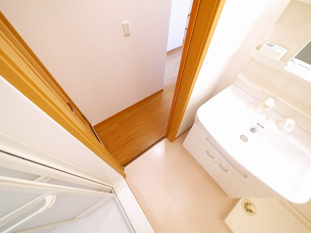 ブリーゼ・Ｆの洗面所|広い洗面スペース