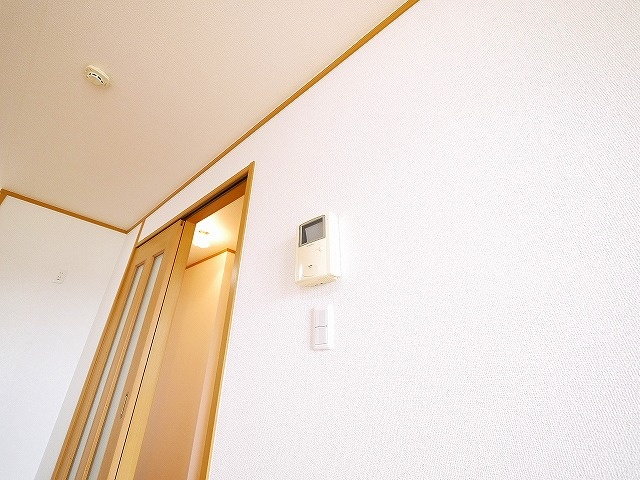 ブリーゼ・Ｆの設備|モニター付きインターホン