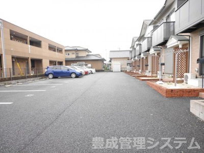 【駐車場】 | グランシャリオ Ｂ