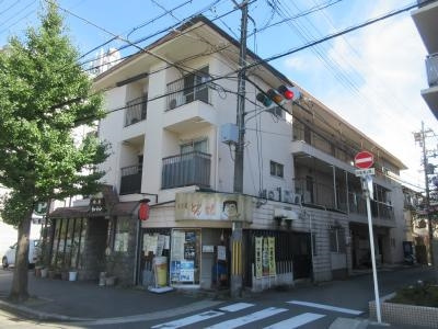 御池ハイツの外観