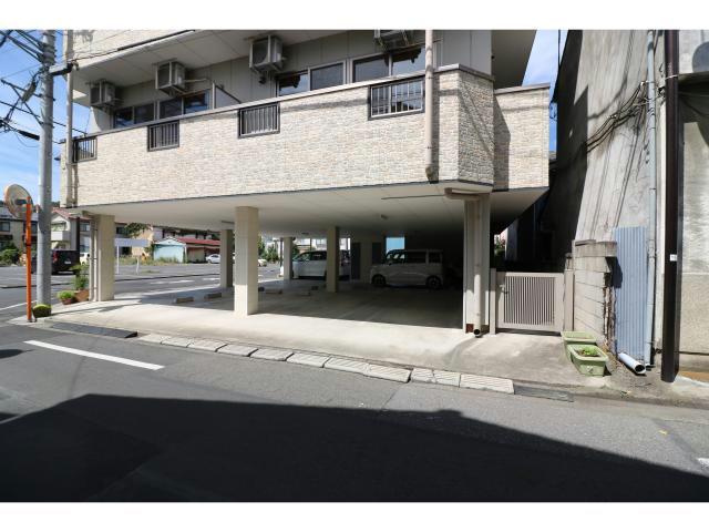 サンウッドの駐車場