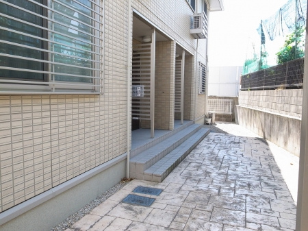 カーミー芳川Aのその他共用部分|玄関周り