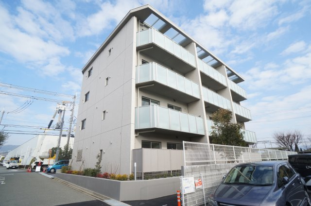 キャトルセゾン荒牧の外観