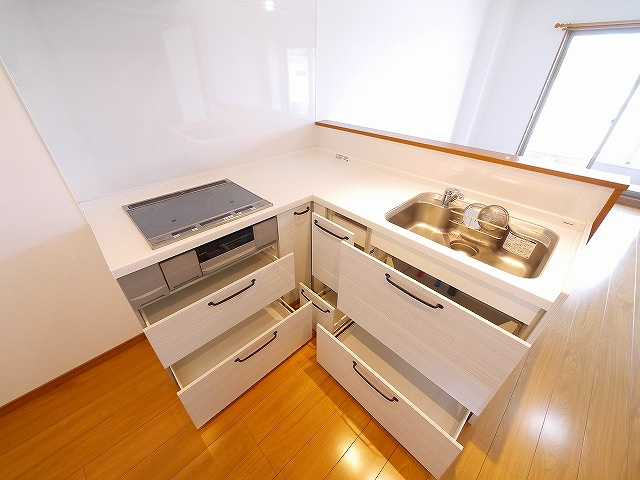TKレオンビルのキッチン