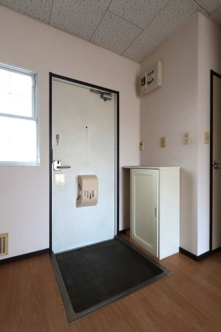ピースフルハイツ須藤の玄関|2025年7月撮影。