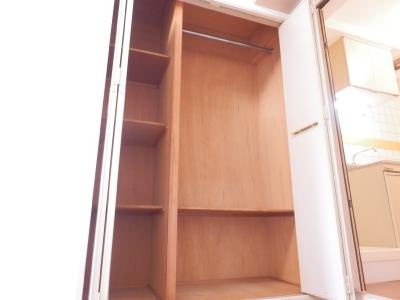 ヤングヴィレッジ嵯峨の収納|クローゼット