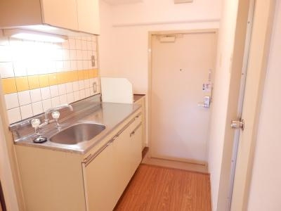 ヤングヴィレッジ嵯峨の内装|廊下
