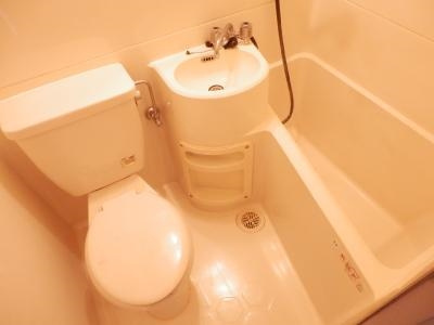 ヤングヴィレッジ嵯峨の浴室|ユニットバス