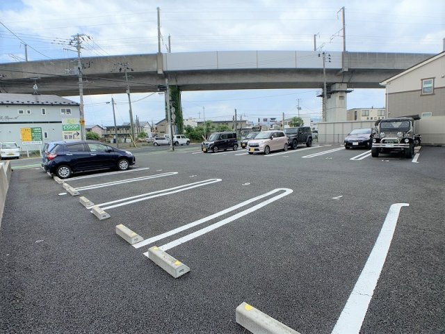 ステラの駐車場