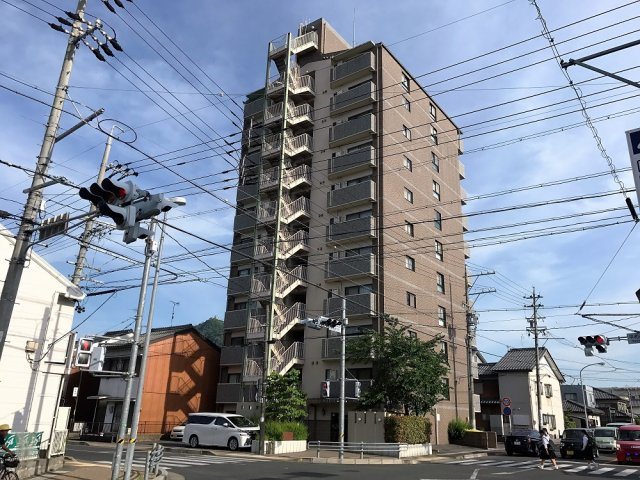 ３２５２１　キャッスルハイツ長良平和通の外観