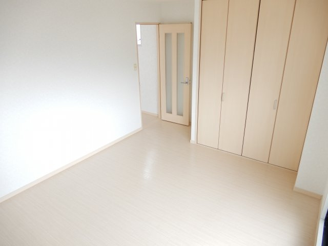 【寝室】 | アヴィオール高槻