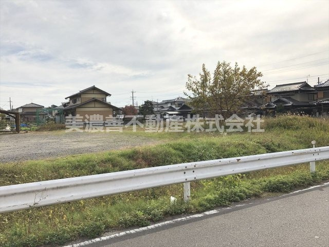 ３７６５７　美濃加茂市加茂野町鷹之巣土地の外観