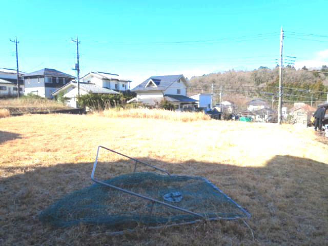 【外観】 | 坂田山4丁目（土地） | 敷地（法面の上）※敷地東側から撮影