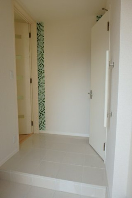 【玄関】 | リンジュドゥプリムＥ