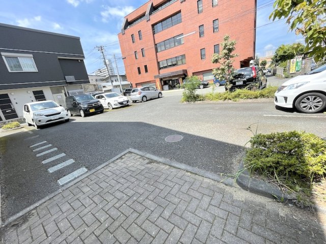 シャーメゾン　ラフィーネの駐車場
