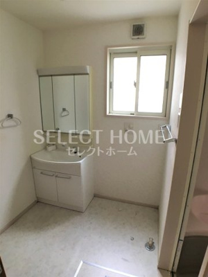 【独立洗面台】 | 上田戸建借家 | 朝の身支度には欠かせない独立洗面化粧台