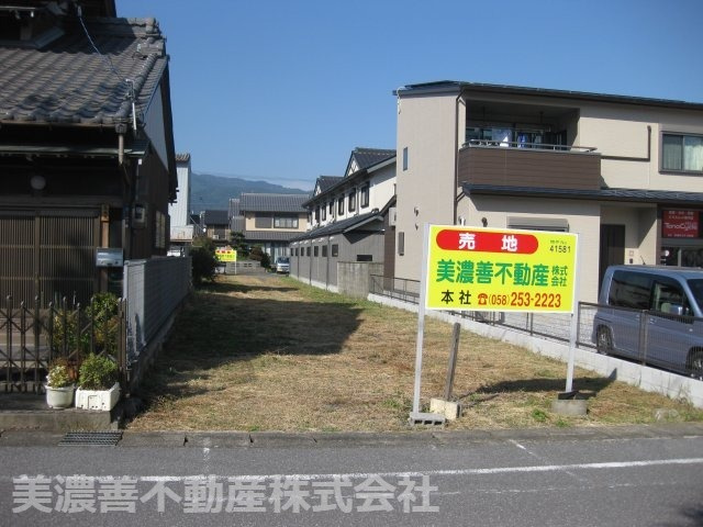 ４１５８１　不破郡垂井町土地