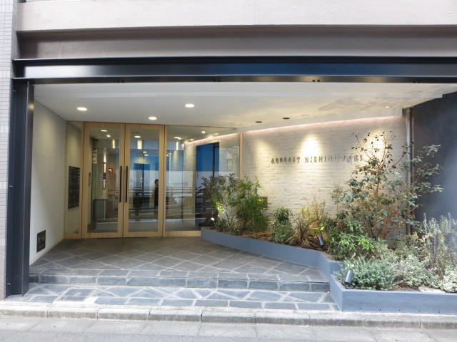 アブレスト西日暮里のエントランス