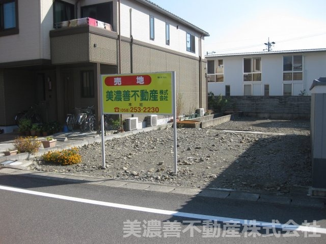 ４７５４９　不破郡垂井町土地の外観