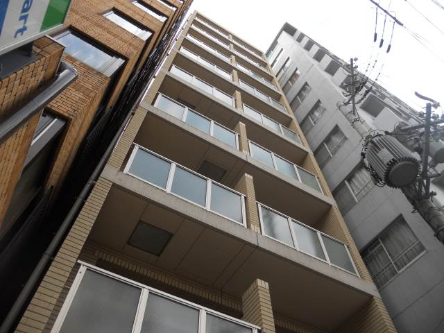 アイハウス（旧グランドインペリアル林ビル）の外観