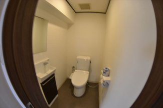 【トイレ】 | インプルーブ天満橋（旧ロフティネススクエア | 落ち着いた色調のトイレです