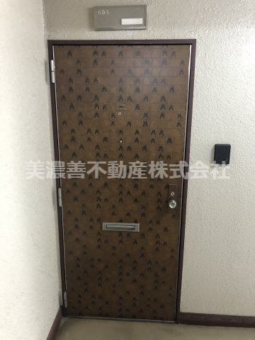 ５１８６８　シーアイマンション南大津の玄関