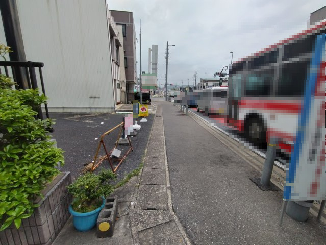 ３０１３３　岐阜市早田大通土地　の前面道路含む現地写真