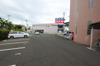 【駐車場】