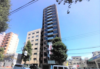 【外観】 | グランカーサ本駒込は本郷通り沿いに建っています。
